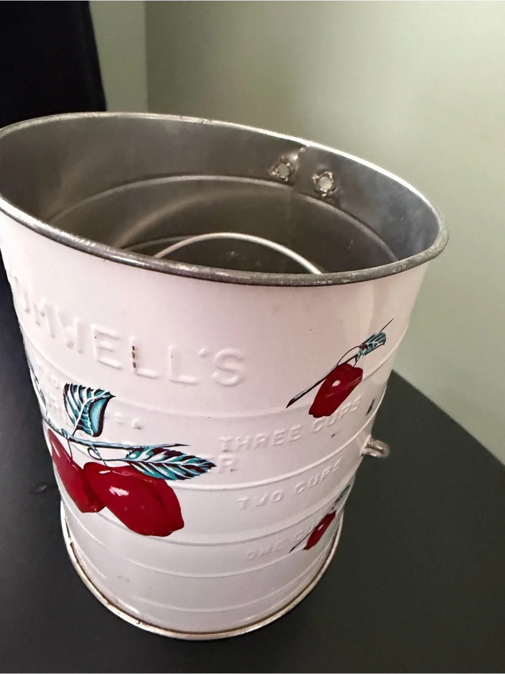 Vintage Bromwell's Metal Flour Sifter Apple Design 3-Cup Measuring